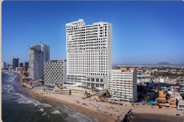 Exterior de Courtyard by Marriott Mazatlán asociado al archivo interno de Grupo Mina